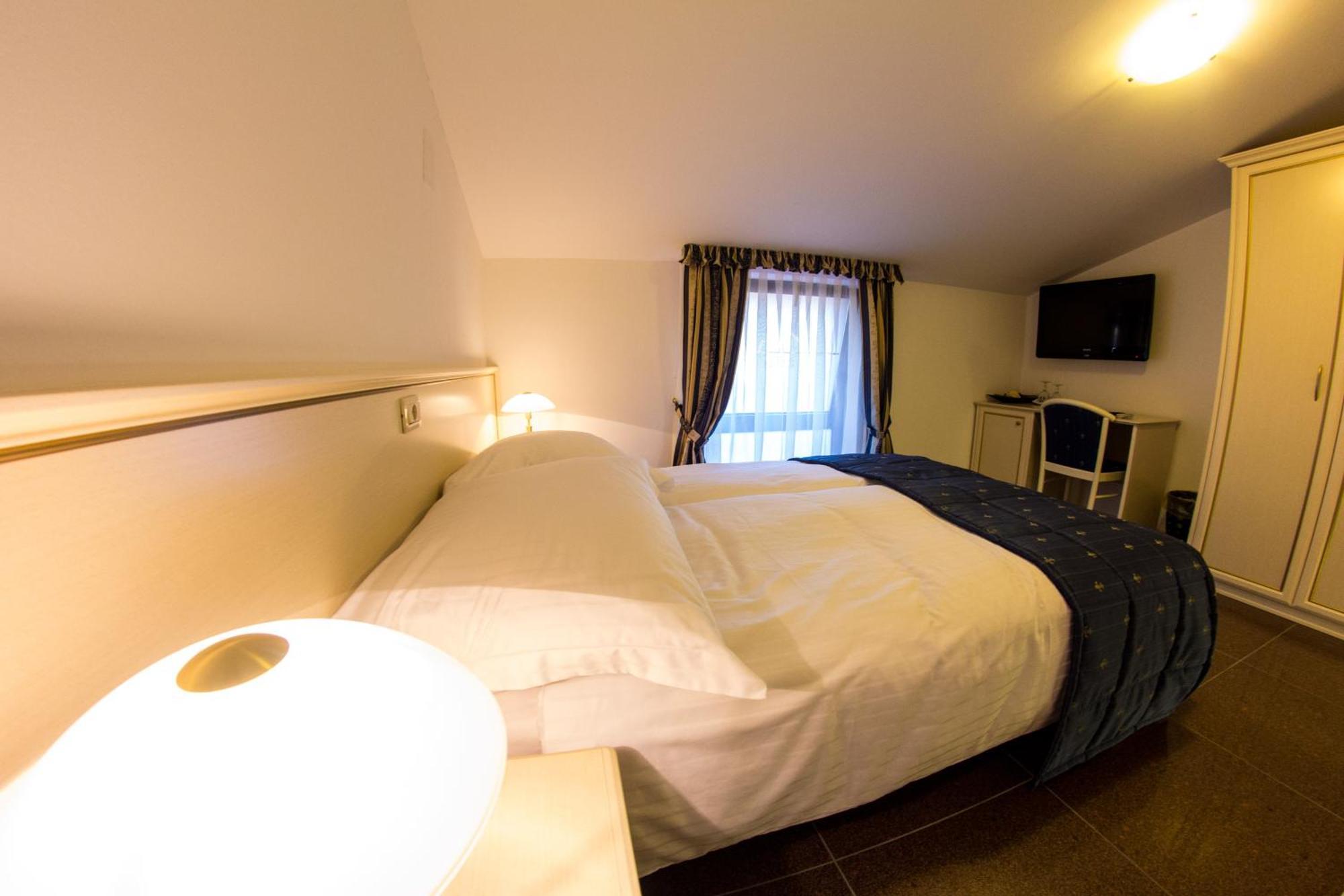 Guest House Sterk โนวาโกริคา ภายนอก รูปภาพ