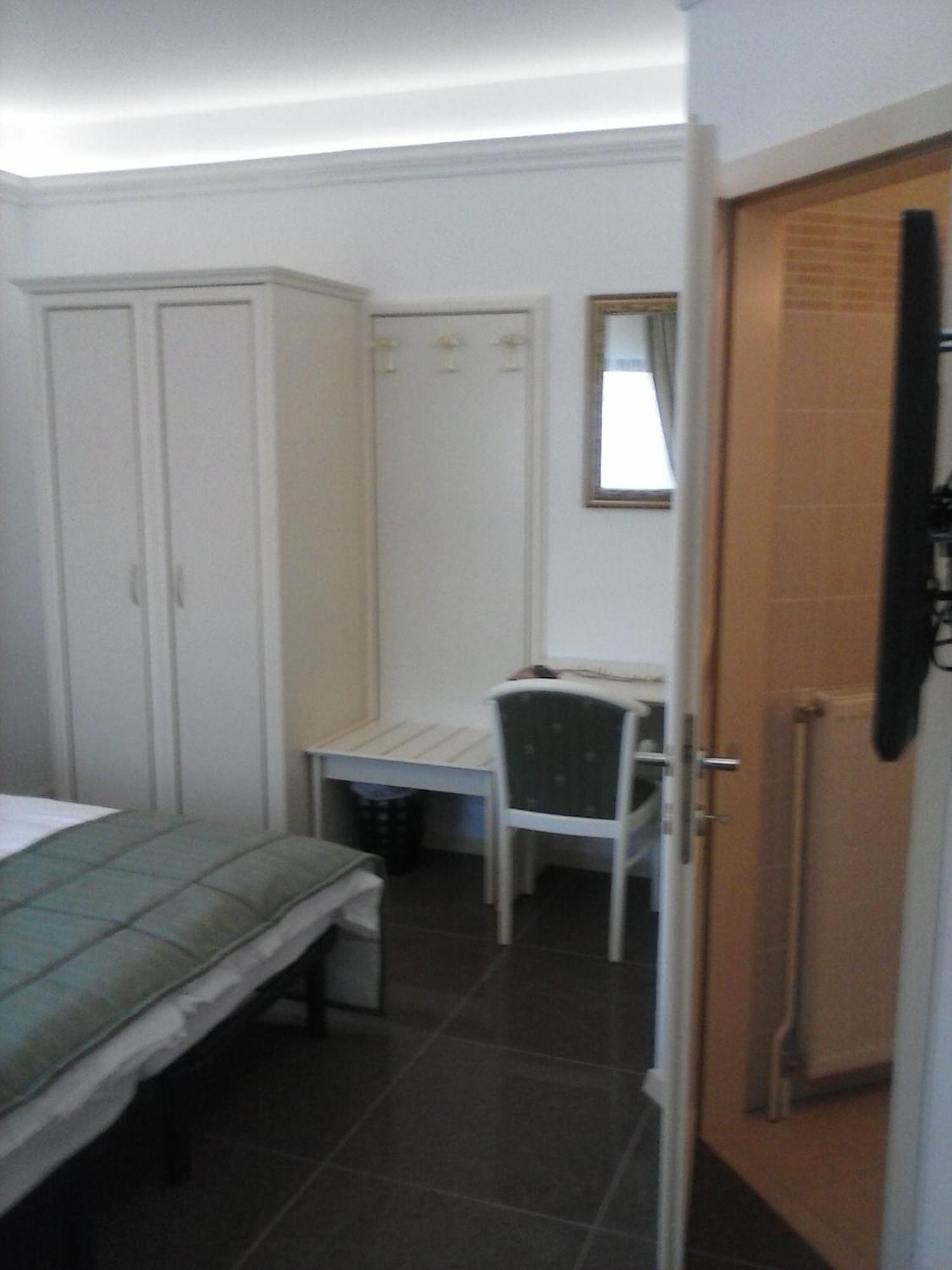 Guest House Sterk โนวาโกริคา ภายนอก รูปภาพ