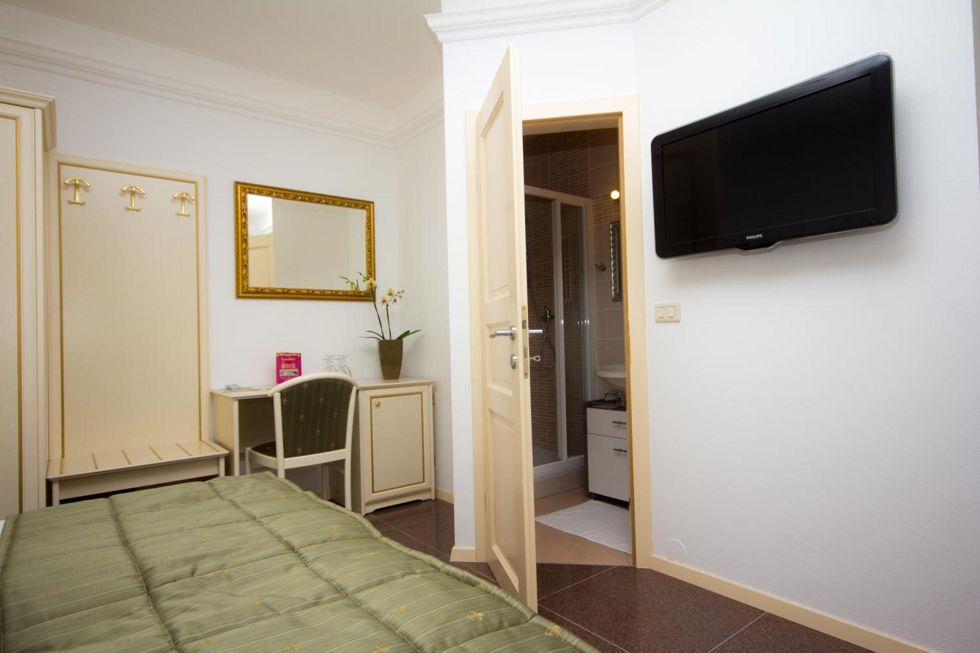 Guest House Sterk โนวาโกริคา ภายนอก รูปภาพ