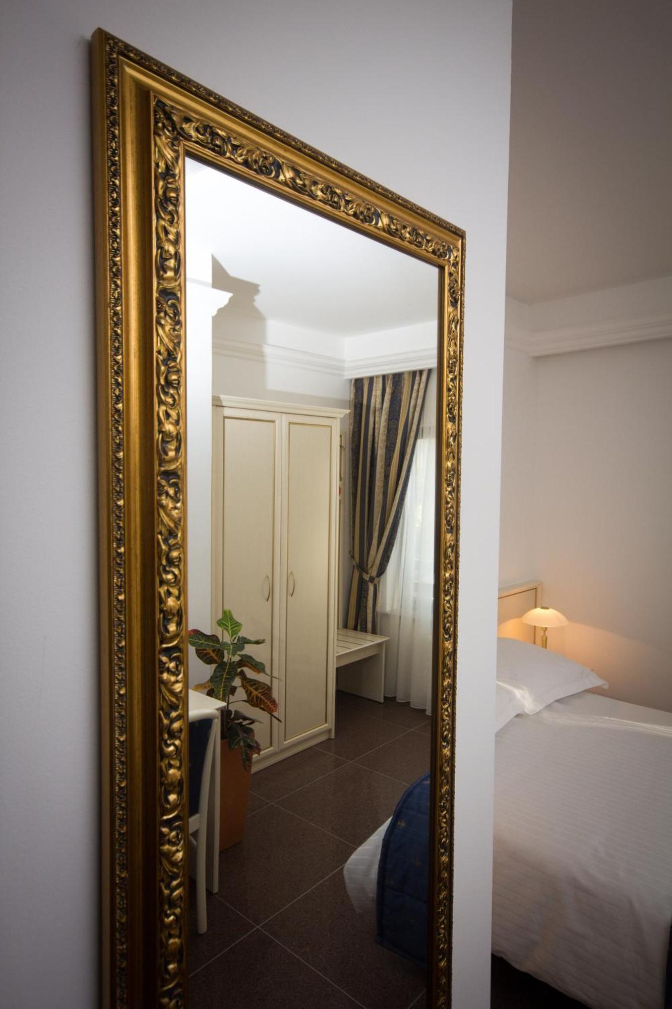 Guest House Sterk โนวาโกริคา ภายนอก รูปภาพ