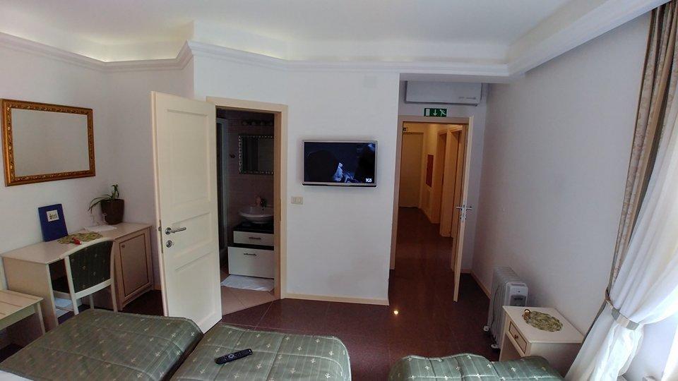 Guest House Sterk โนวาโกริคา ภายนอก รูปภาพ