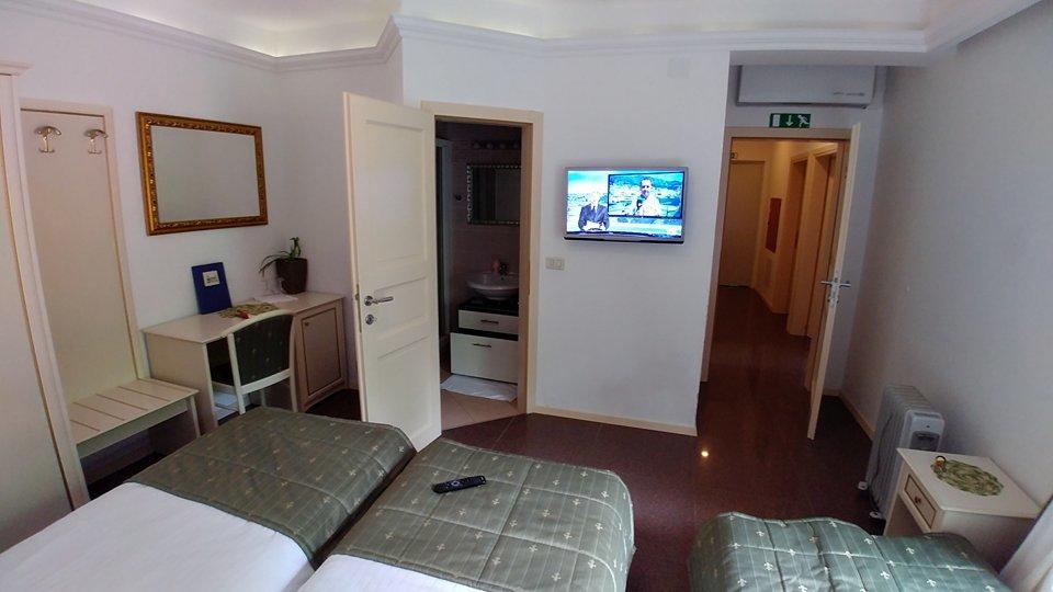 Guest House Sterk โนวาโกริคา ภายนอก รูปภาพ